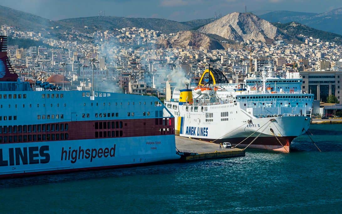 cruise ship dock piraeus greece