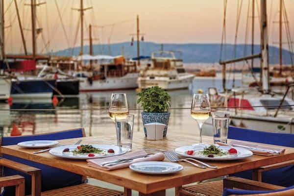 cruise ship dock piraeus greece